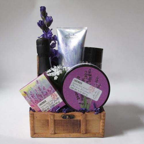 Sip and Soak Pamper Gift Basket